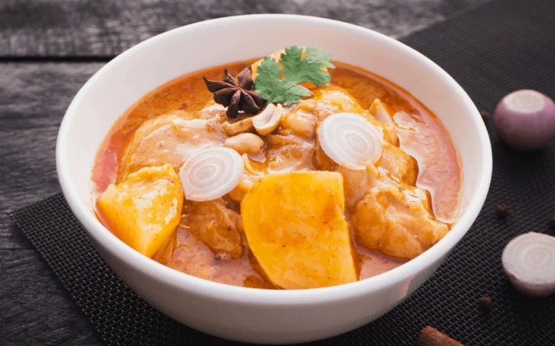 Thai Food for the Fall Season: Warm Curries & Comfort Dishes