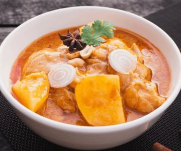 Thai Food for the Fall Season: Warm Curries & Comfort Dishes