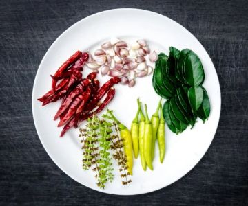 How to Store and Preserve Thai Spices and Herbs at Home