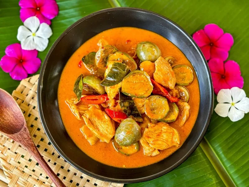 Thai Food Ingredient Guide: Thai Eggplant — How to Cook & Enjoy It