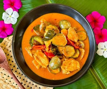 Thai Food Ingredient Guide: Thai Eggplant — How to Cook & Enjoy It