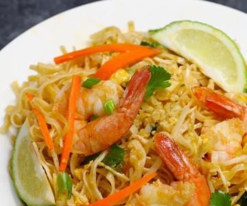 How to Make Thai Food That’s Simple Enough for 2 & Delicious Enough for a Crowd