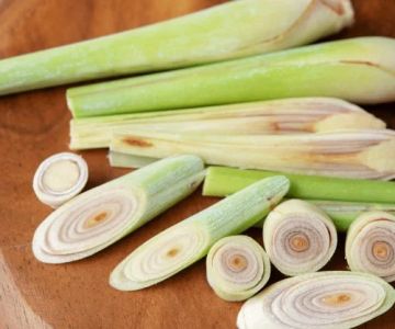 Thai Food Ingredient Guide: Lemongrass — Uses, Pairings & Storage
