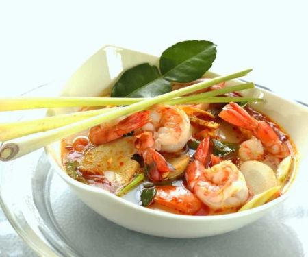 Thai Food Ingredient Guide: Lemongrass — How to Store & Use Fresh vs Dried