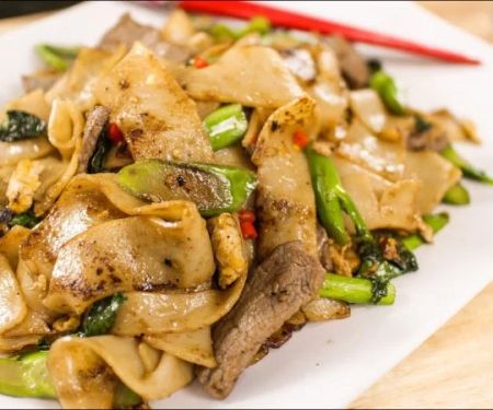 How to Make Thai Street-Style Pad See Ew at Home: A Simple Guide