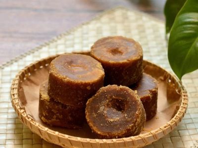Thai Food Ingredient Spotlight: Palm Sugar – How to Substitute & Use