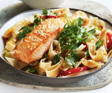 Thai Sesame Oil Guide: How to Use It & Why It Matters in Thai Cooking