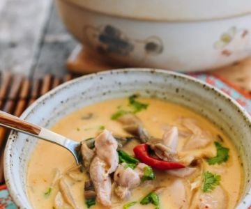 How to Make Thai Coconut Soup (Tom Kha Gai) Creamy Without Dairy