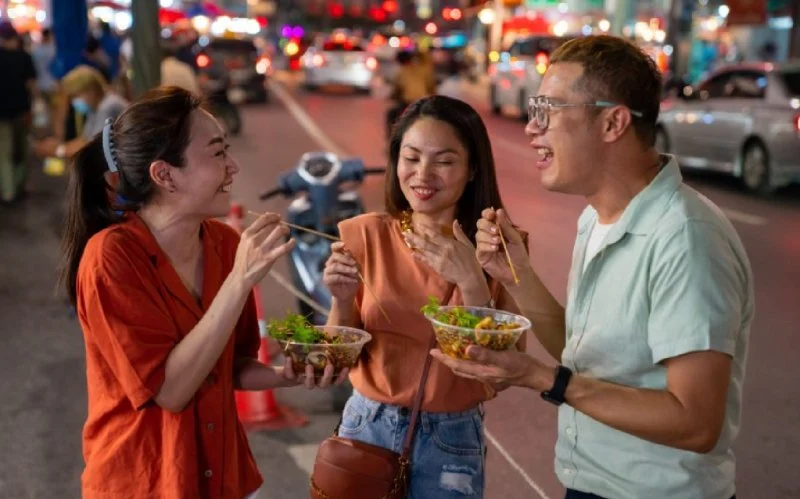 The Importance of Sanuk (Fun) in Thai Eating Experience