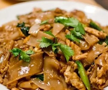Thai Food & Travel Tips: What to Ask at the Restaurant in America