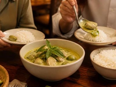 Thai Green Curry Guide: Coconut, Herbs, Heat, and Rice