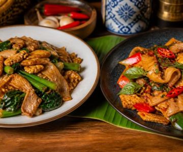 Pad See Ew vs Pad Kee Mao: Noodles, Heat, and Herbs