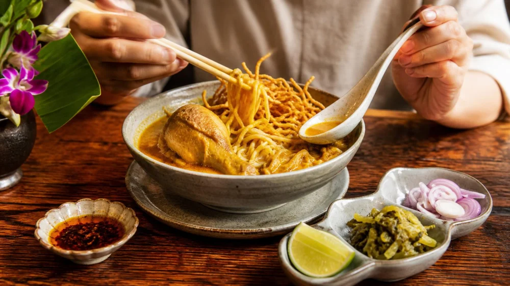 Khao Soi Guide: Curry Noodles, Toppings, and Balance